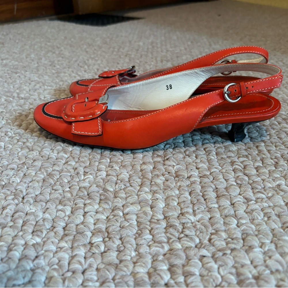 Tod’s Sling-Back Kitten Heels Size 8 38 Shoe with Buckle - Picture 4 of 9